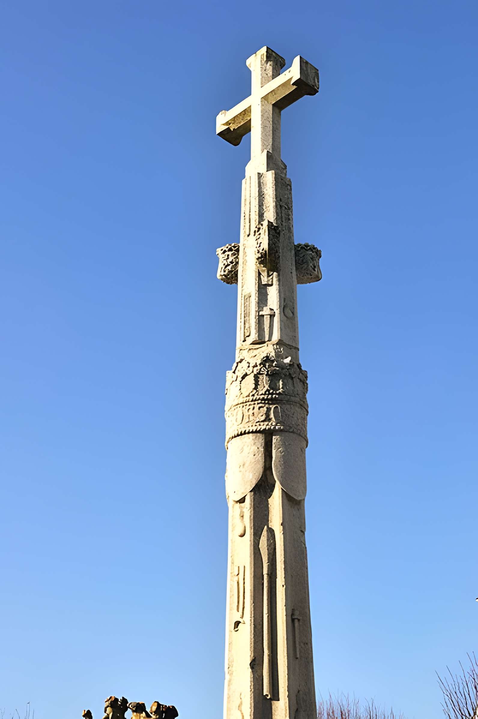 Croix en pierre du XVe siècle