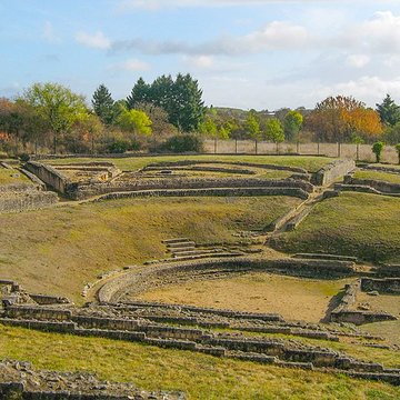 Vestiges du théâtre gallo-romain dArgentomagus
