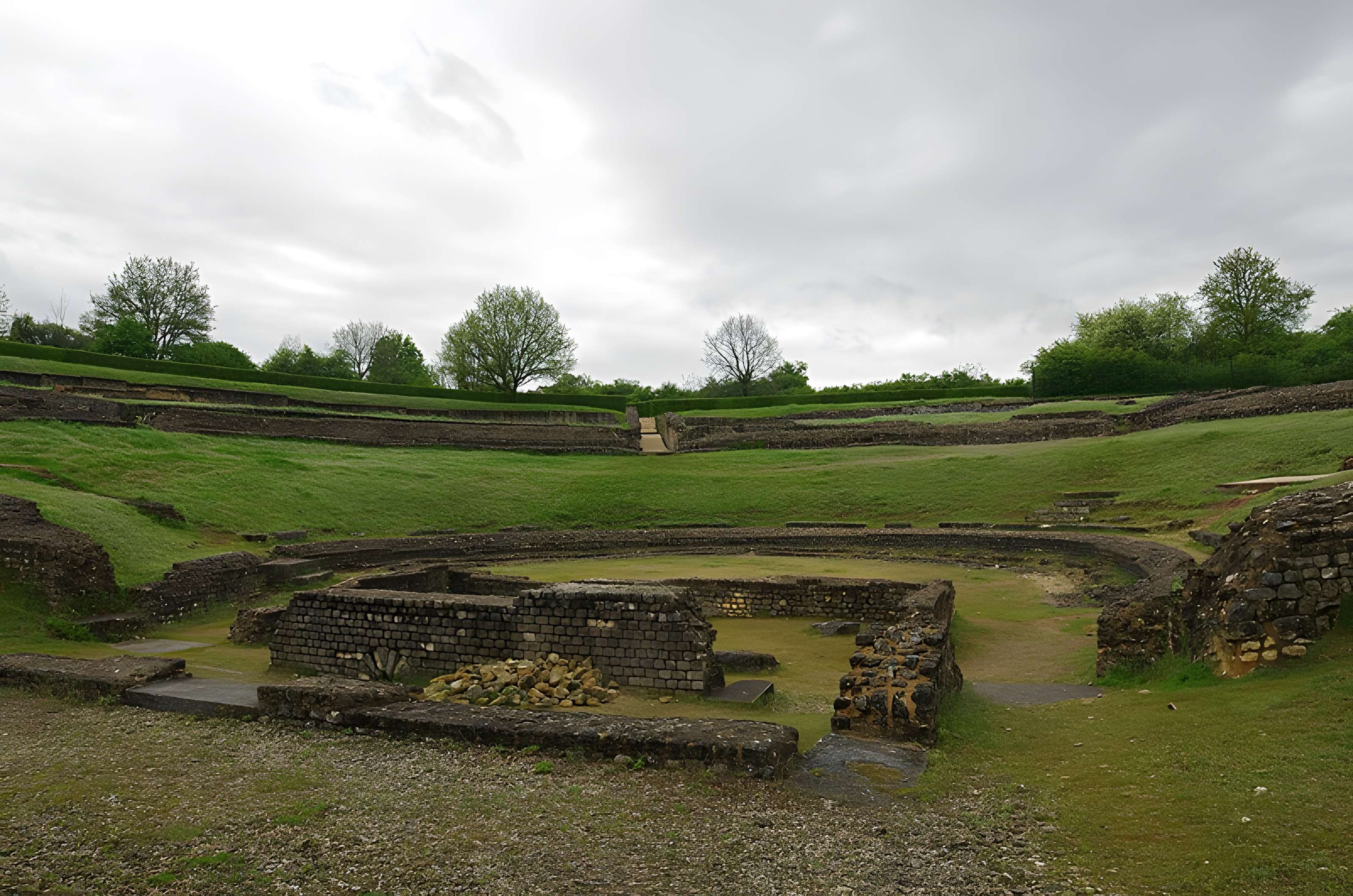 Vestiges du théâtre gallo-romain d'Argentomagus