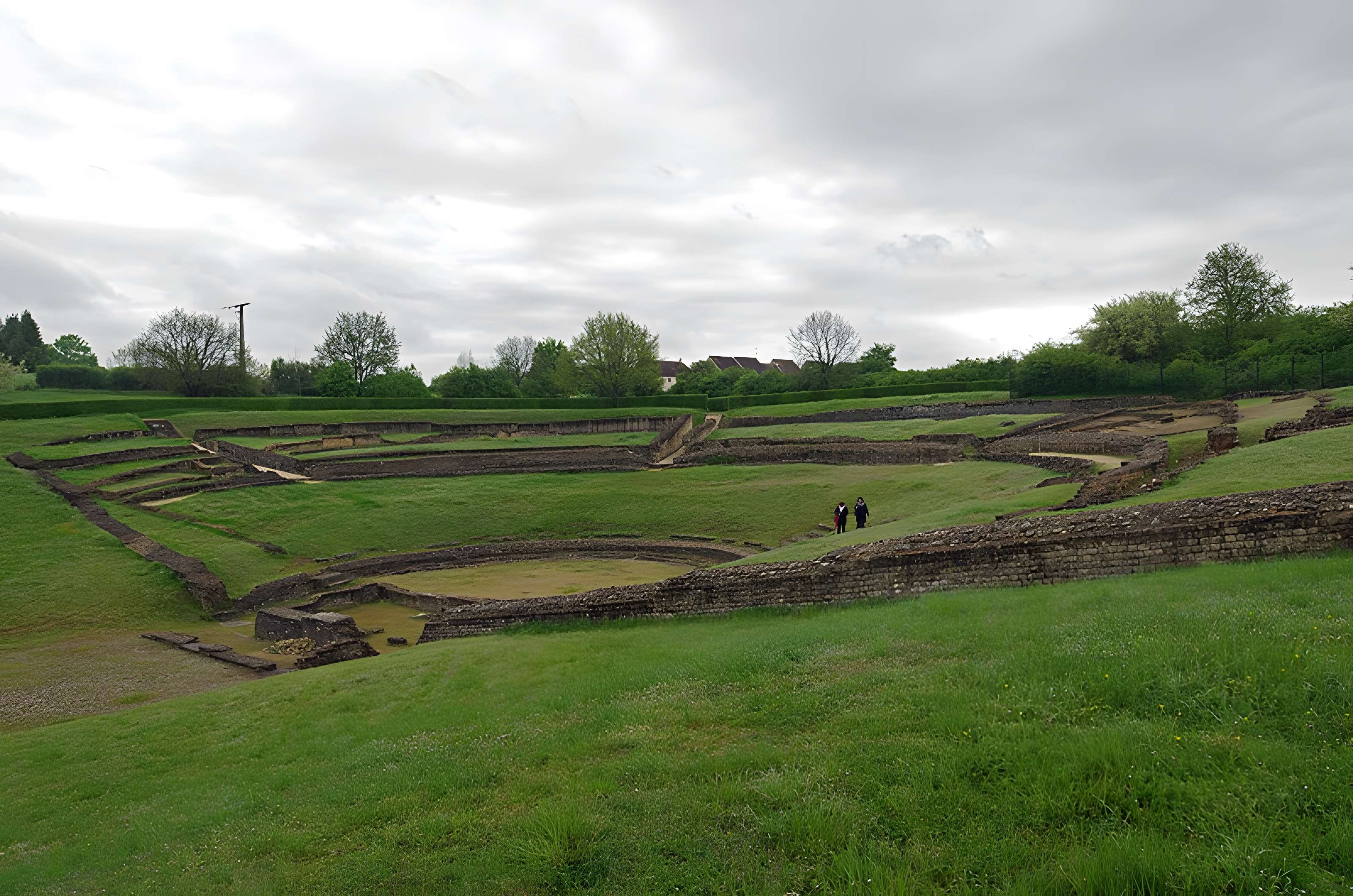 Vestiges du théâtre gallo-romain d'Argentomagus
