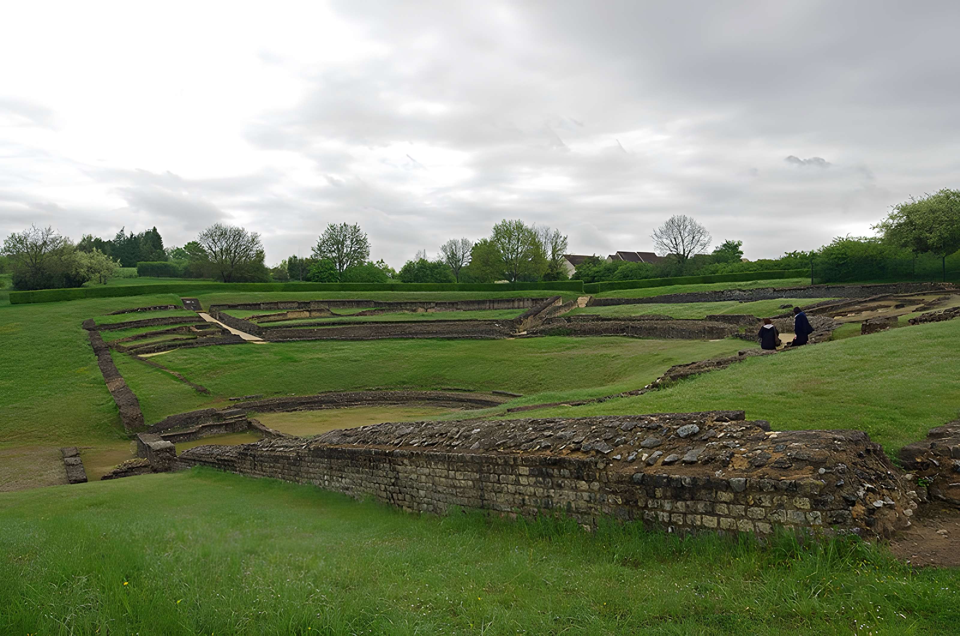 Vestiges du théâtre gallo-romain d'Argentomagus