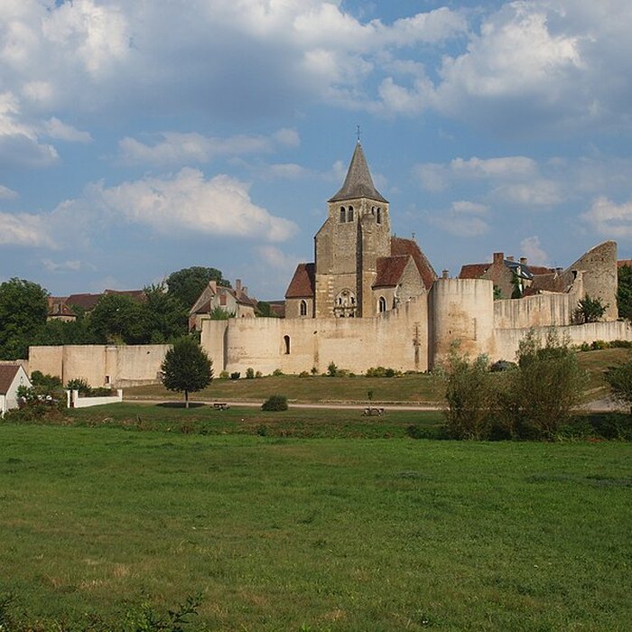 Photo de Église Saint-Étienne dAinay-le-Château
