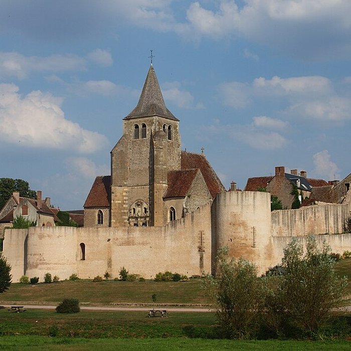 Photo de Église Saint-Étienne dAinay-le-Château