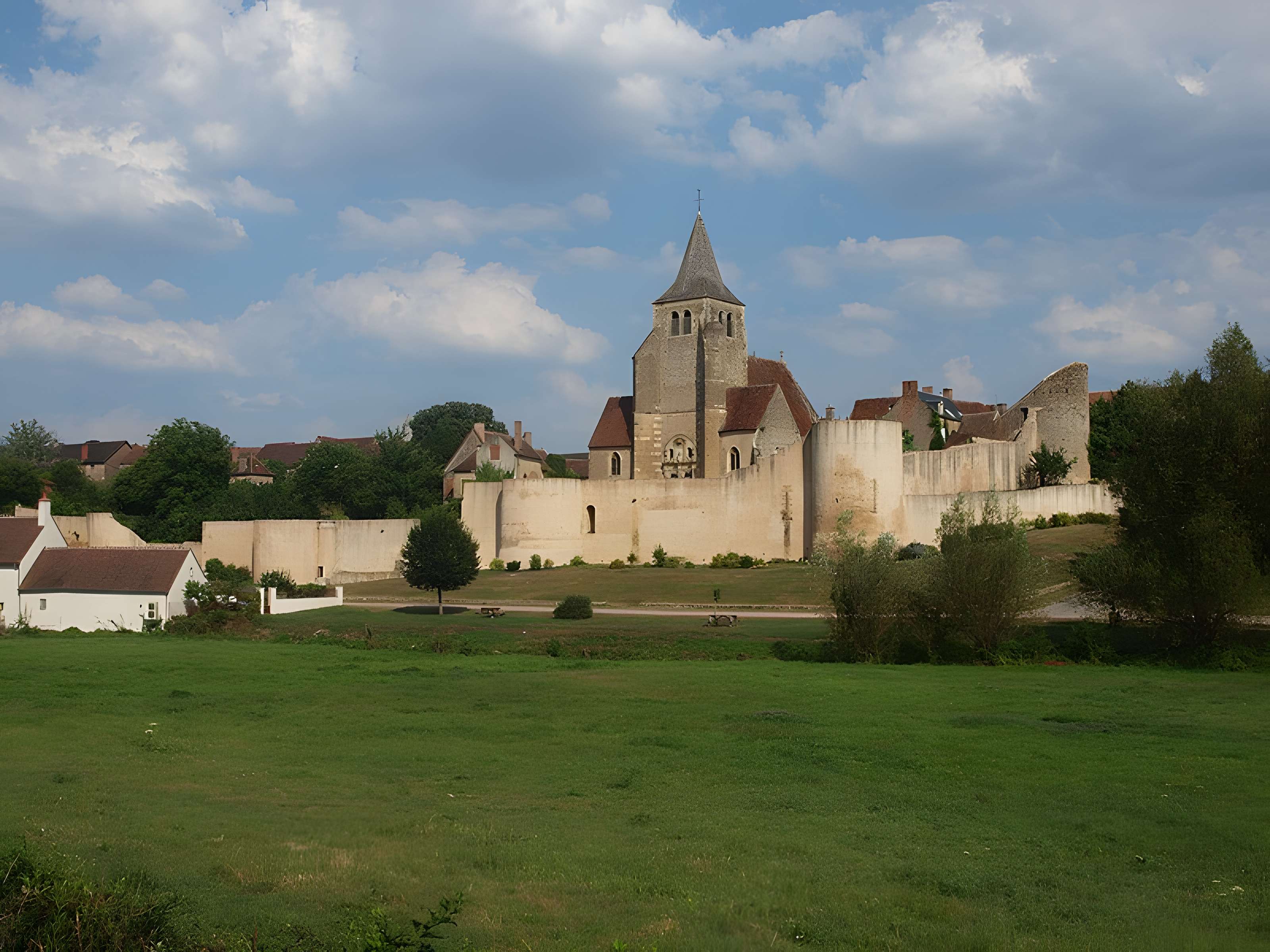Église Saint-Étienne d'Ainay-le-Château