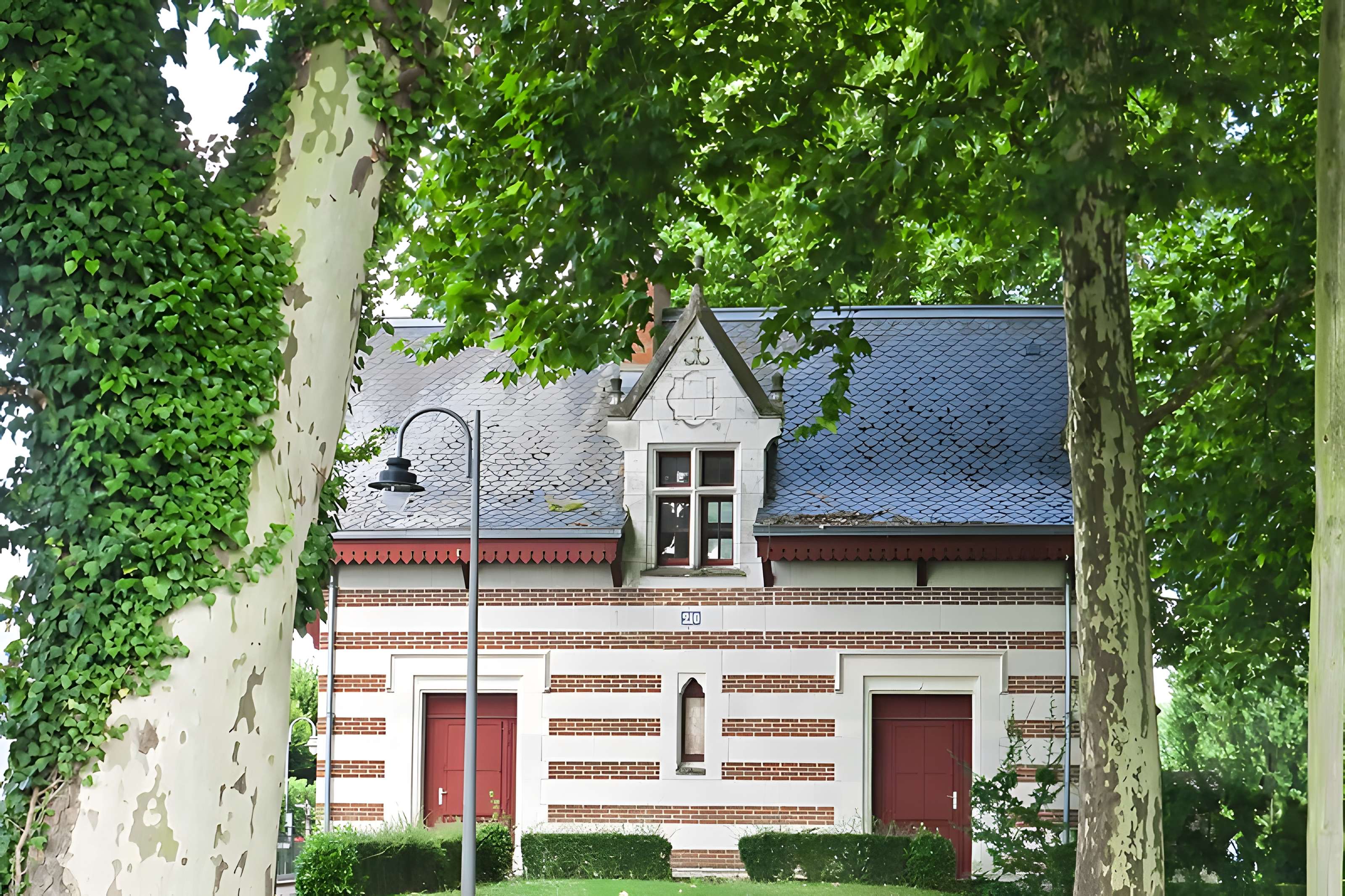Maison de garde-barrière