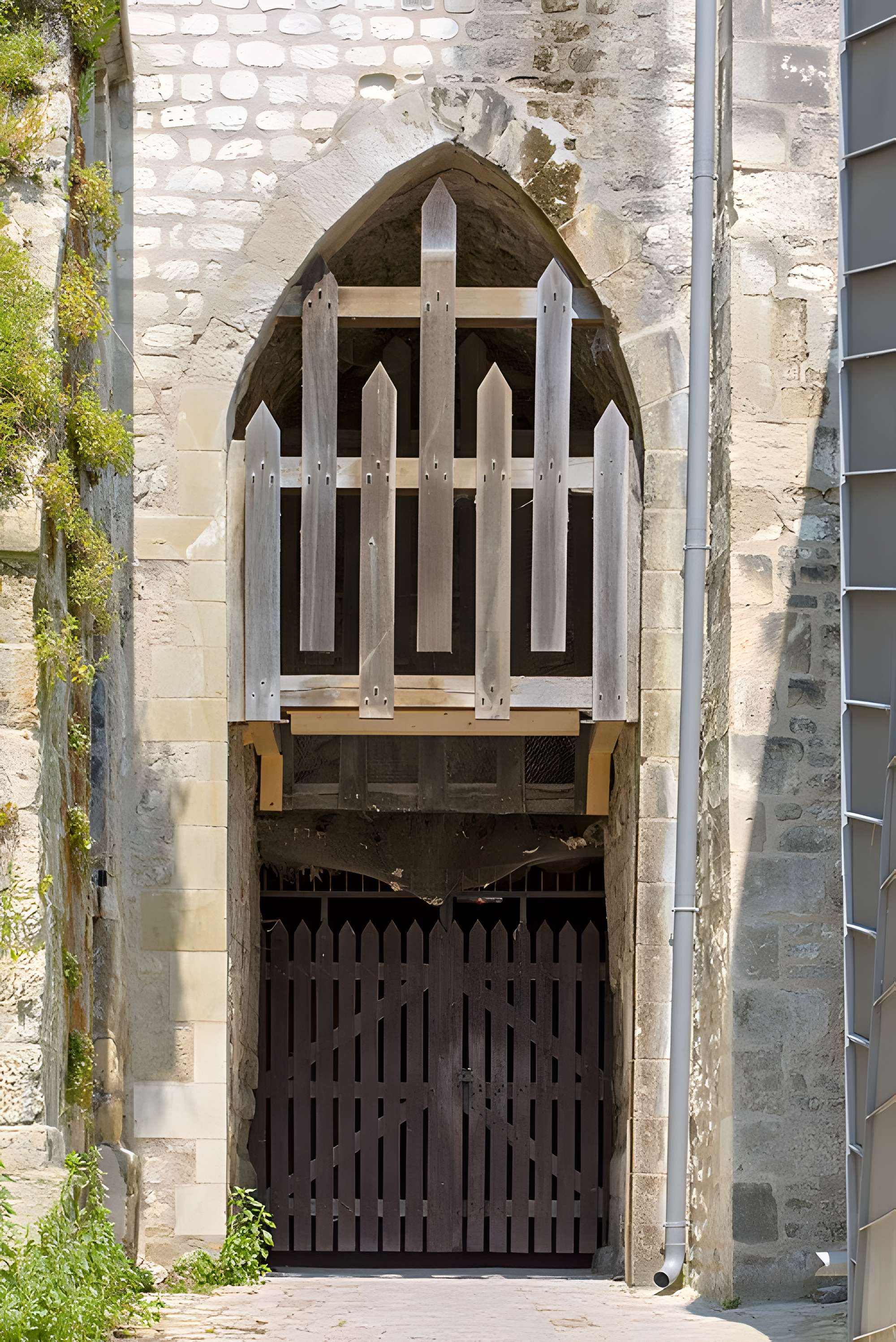 Entrée des Caves peintes