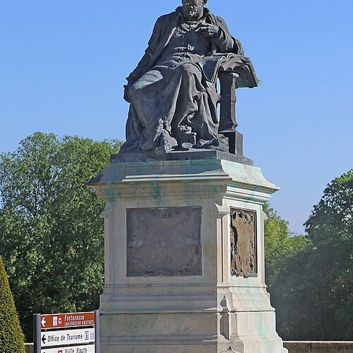Photo de Monument à Rabelais
