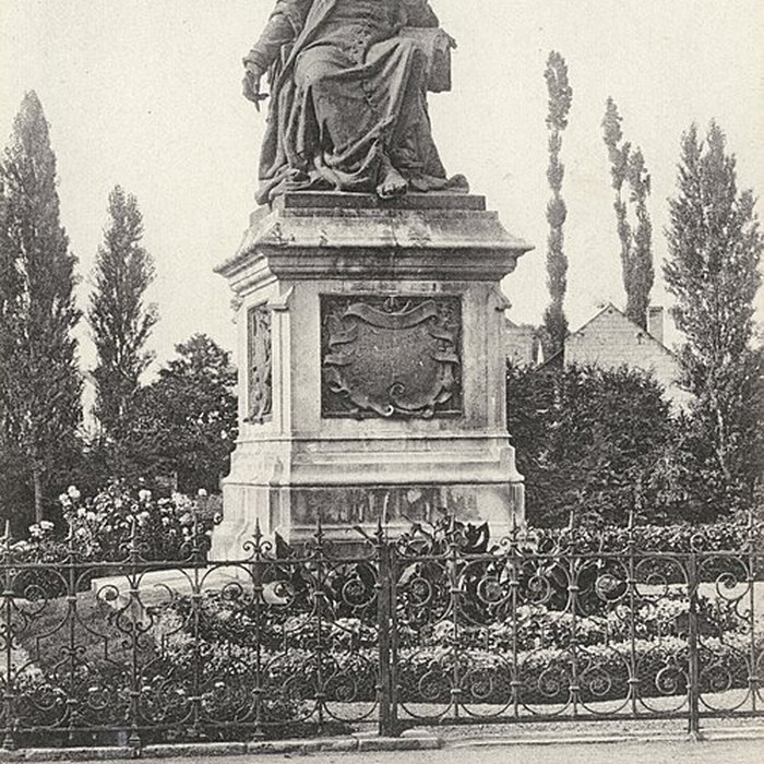 Photo de Monument à Rabelais