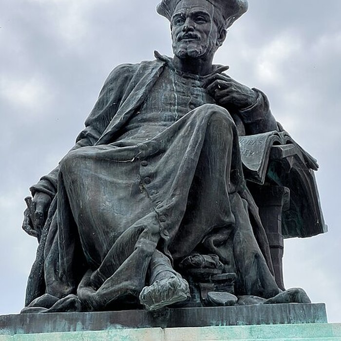 Photo de Monument à Rabelais
