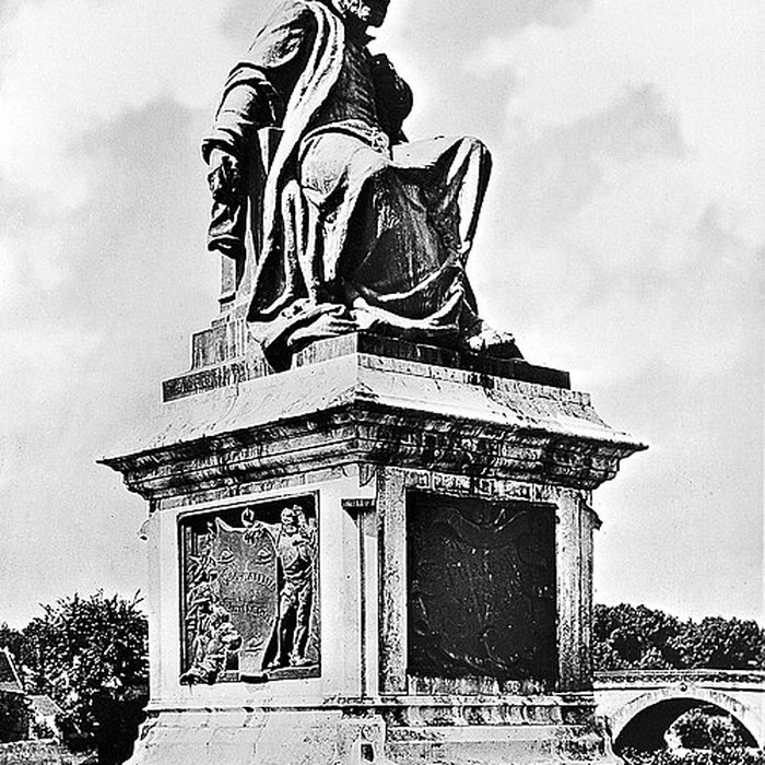 Photo de Monument à Rabelais