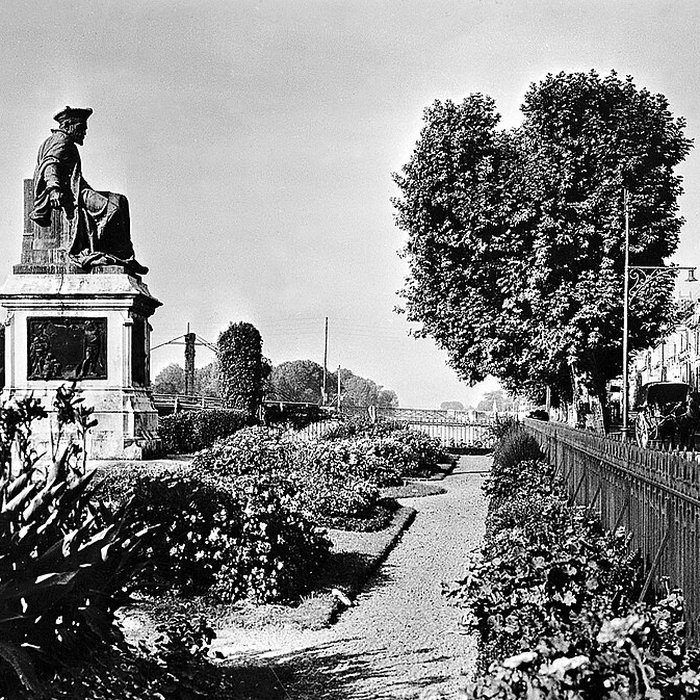 Photo de Monument à Rabelais
