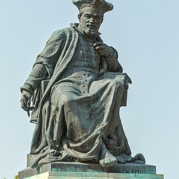 Monument à Rabelais