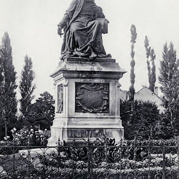 Monument à Rabelais