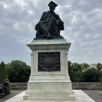 Monument à Rabelais