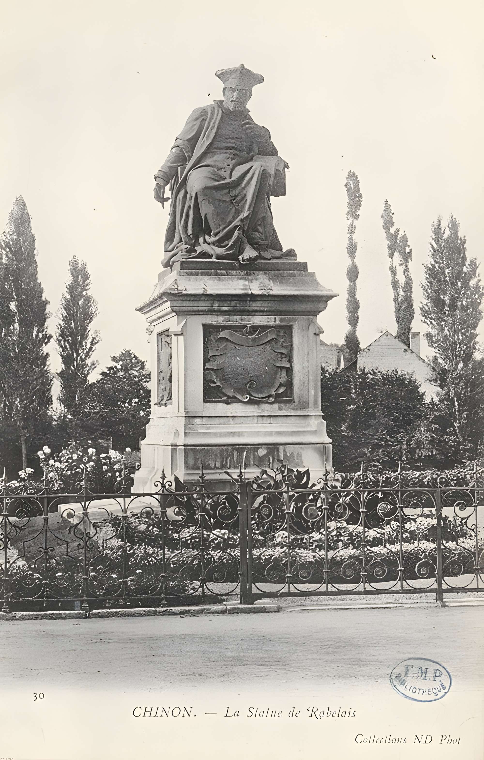 Monument à Rabelais