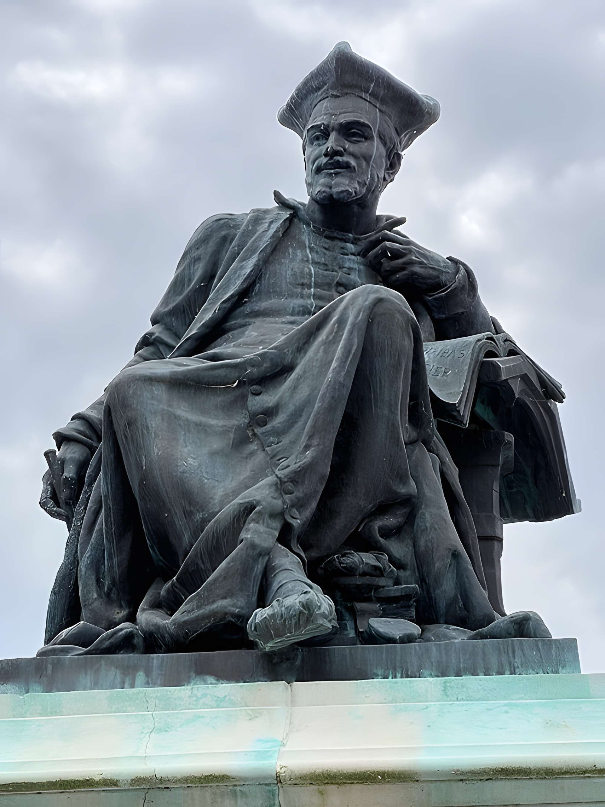 Monument à Rabelais