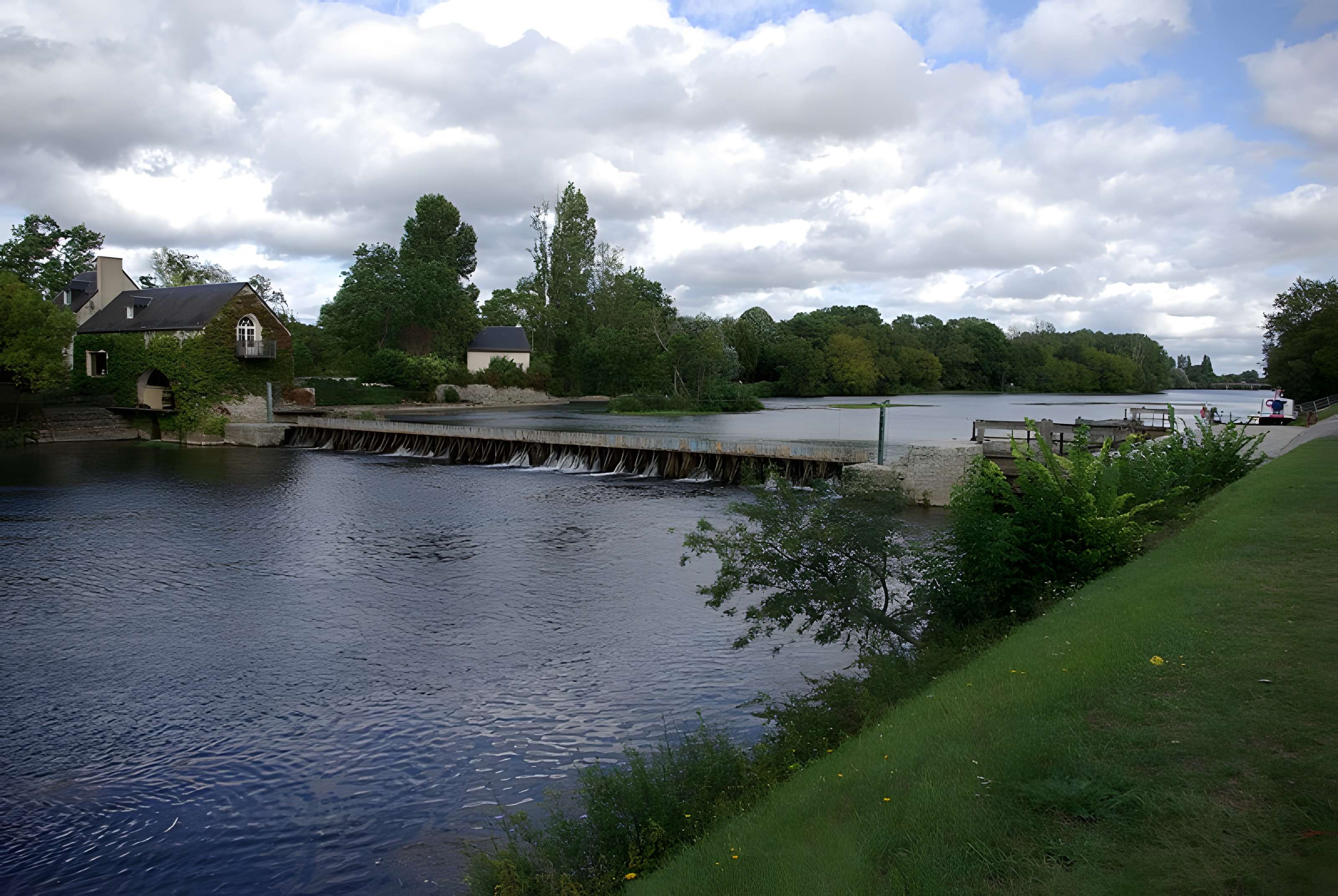 Site du barrage éclusé mobile à aiguilles de Nitray