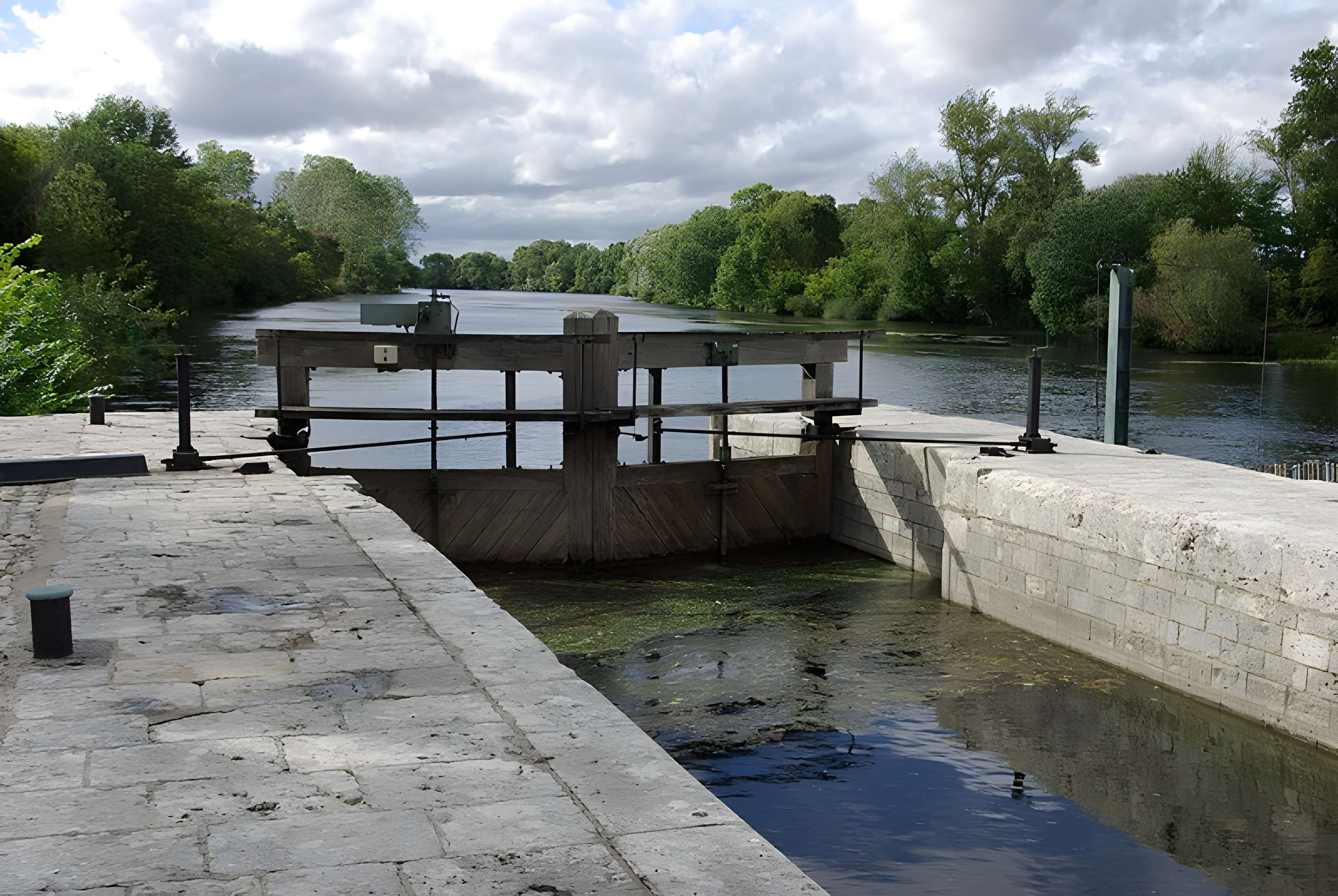 Site du barrage éclusé mobile à aiguilles de Nitray