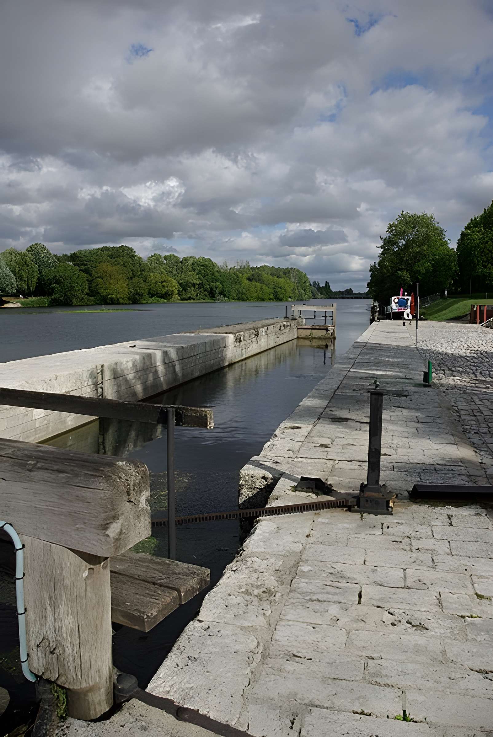 Site du barrage éclusé mobile à aiguilles de Nitray