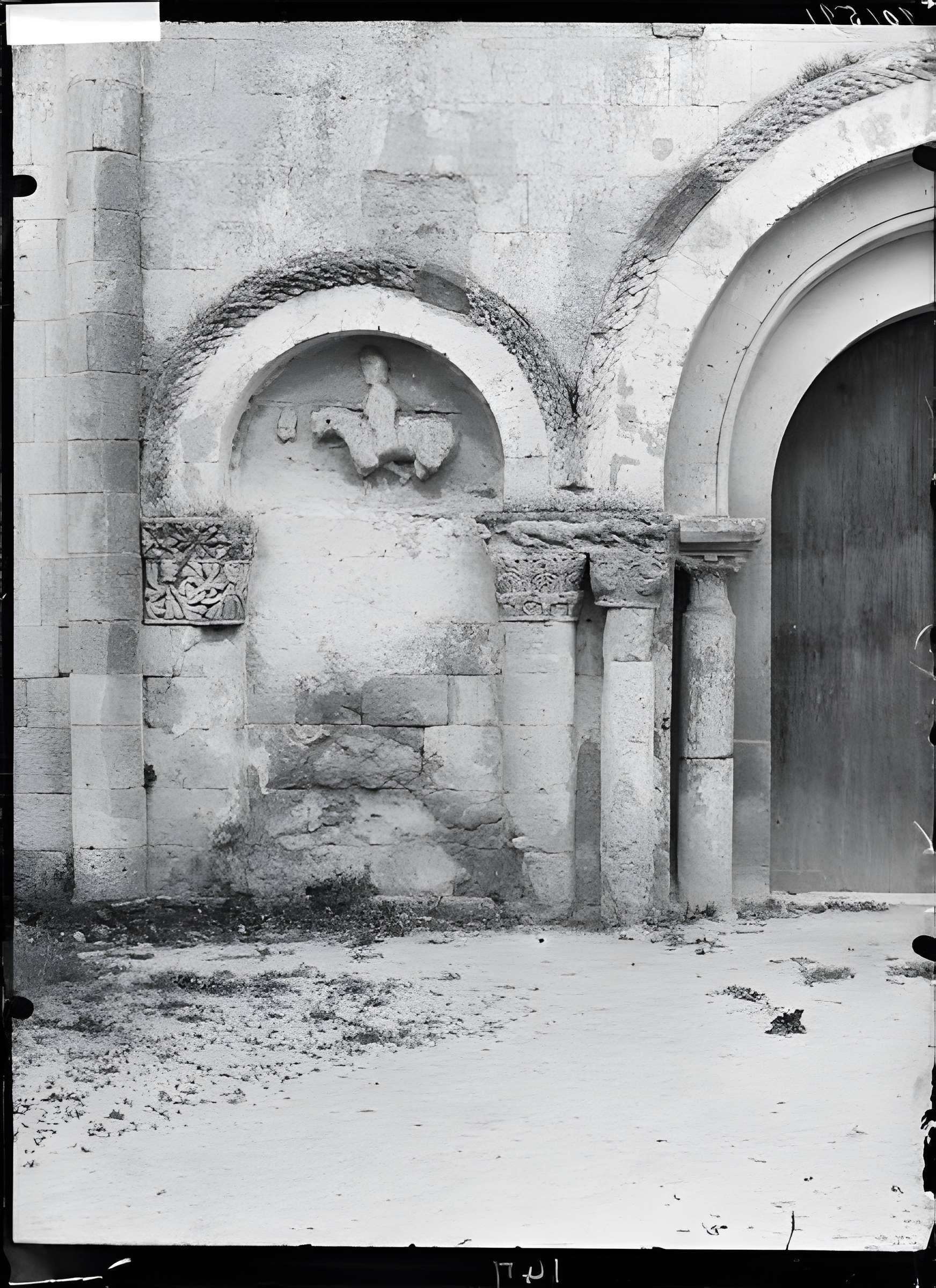 Église Saint-Étienne de Tauriac