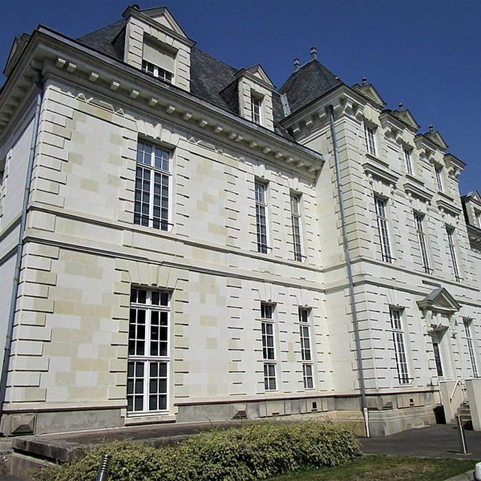 Photo de Centre Hospitalier Universitaire Régional, dit Centre Hospitalier Régional Bretonneau