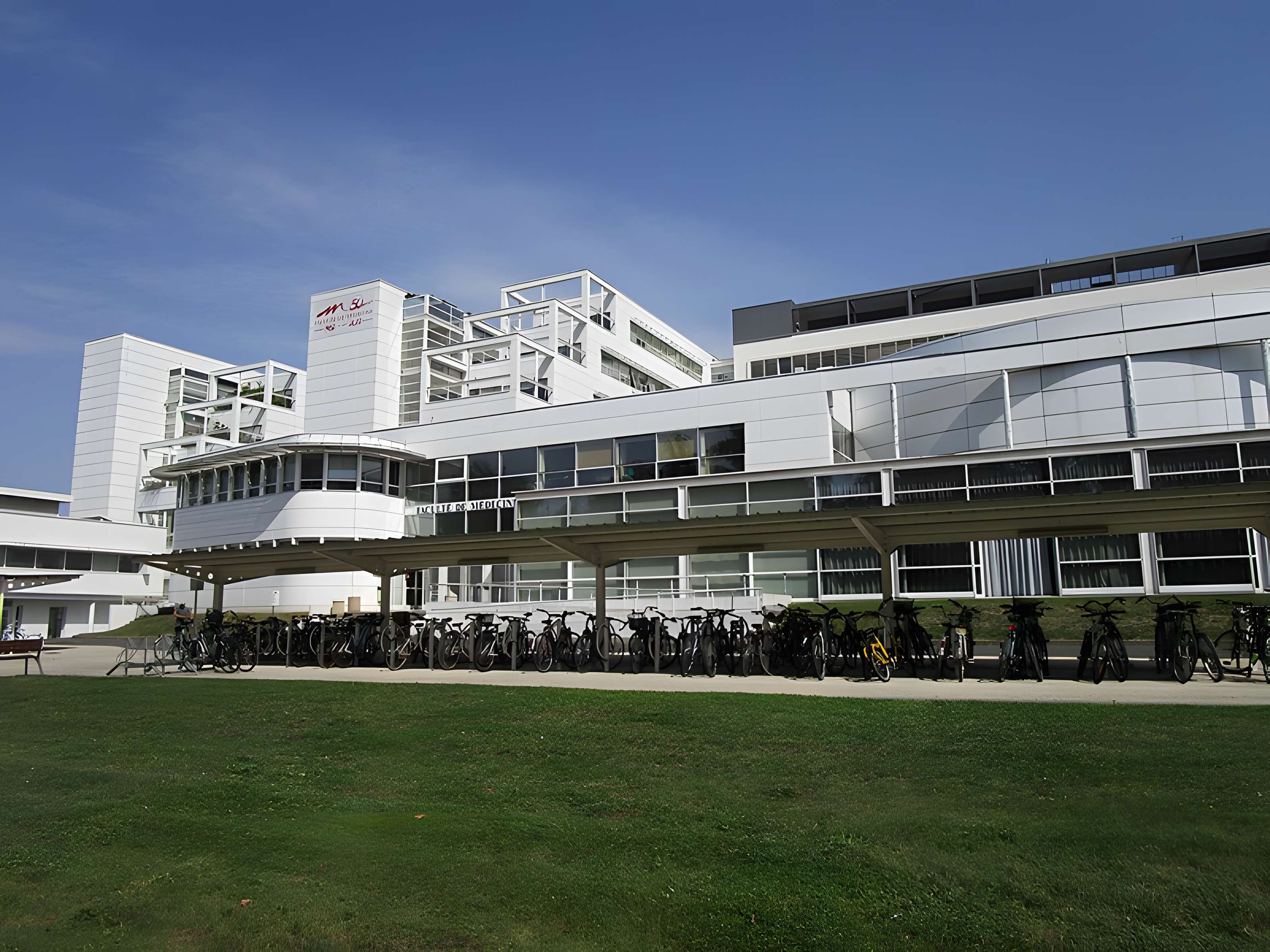 Centre Hospitalier Universitaire Régional, dit Centre Hospitalier Régional Bretonneau