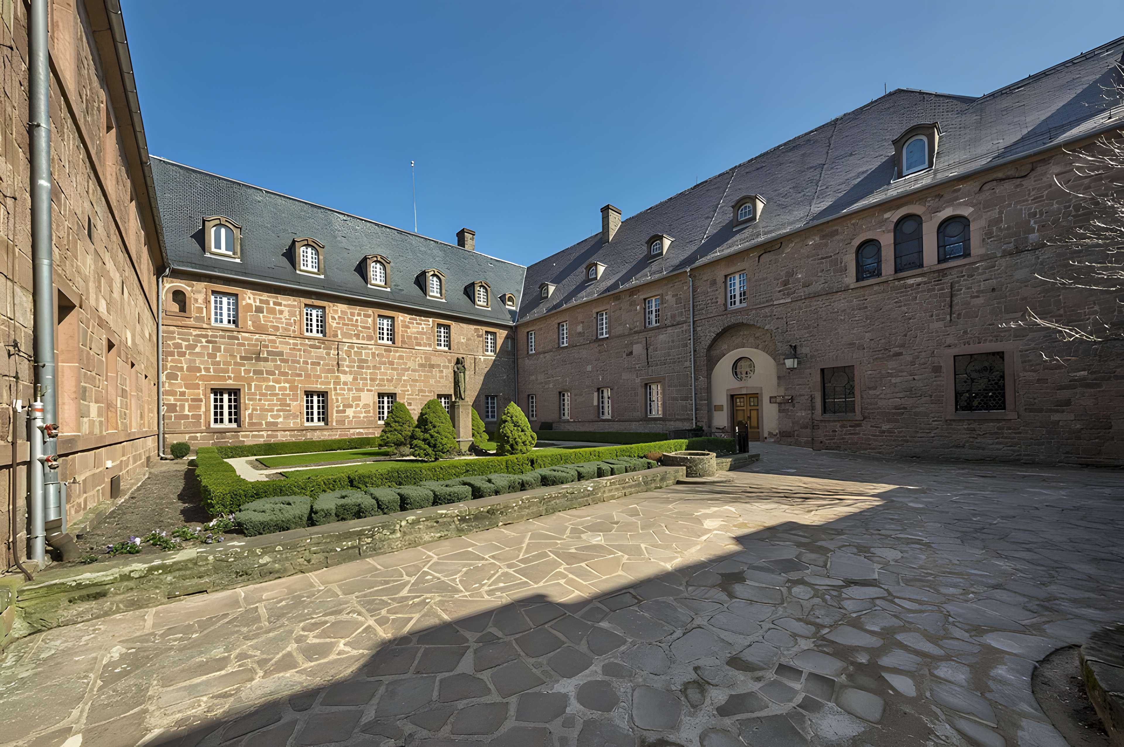 Abbaye de Hohenbourg (Monastère de Sainte-Odile)