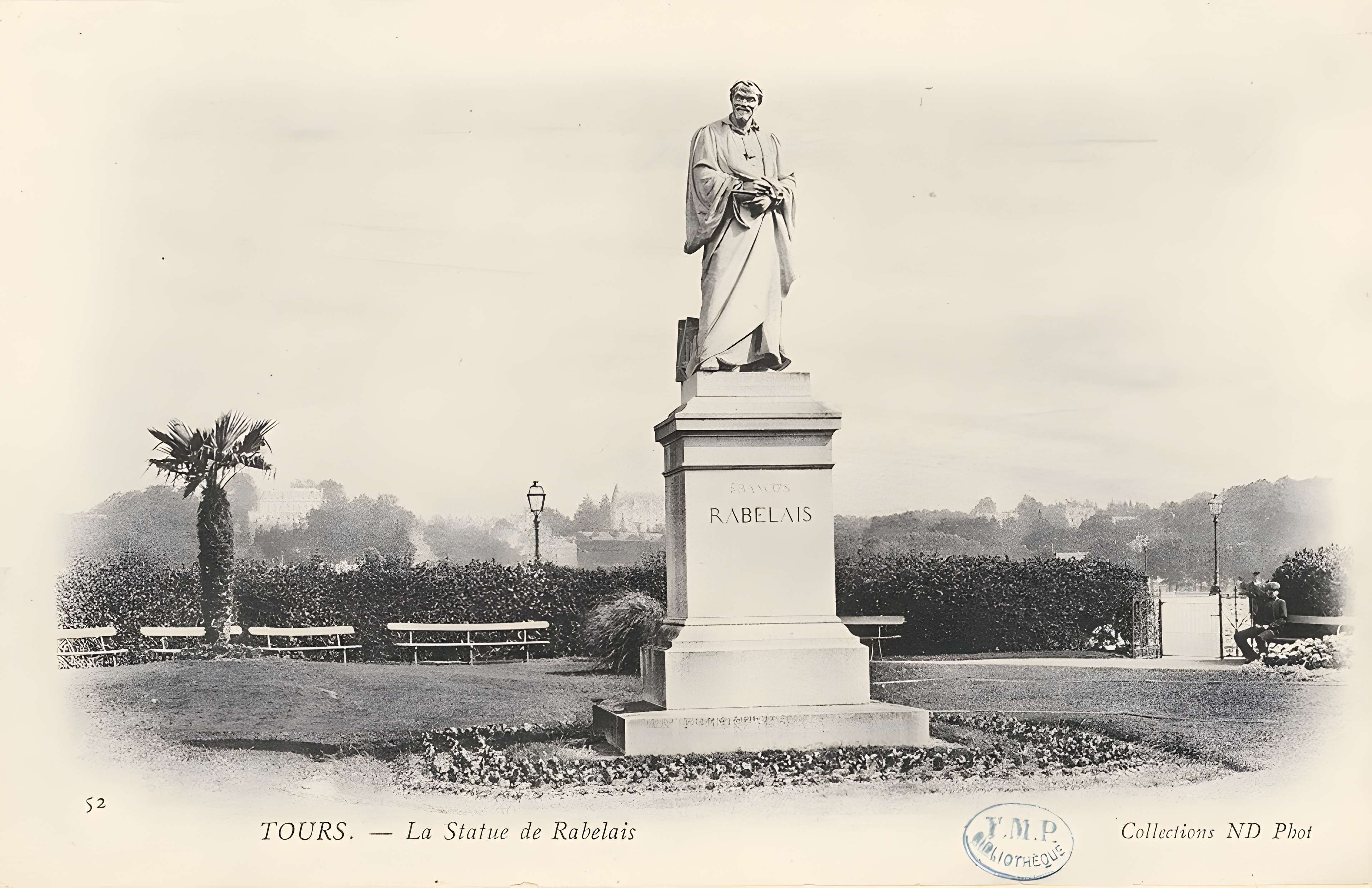 Monument à Rabelais