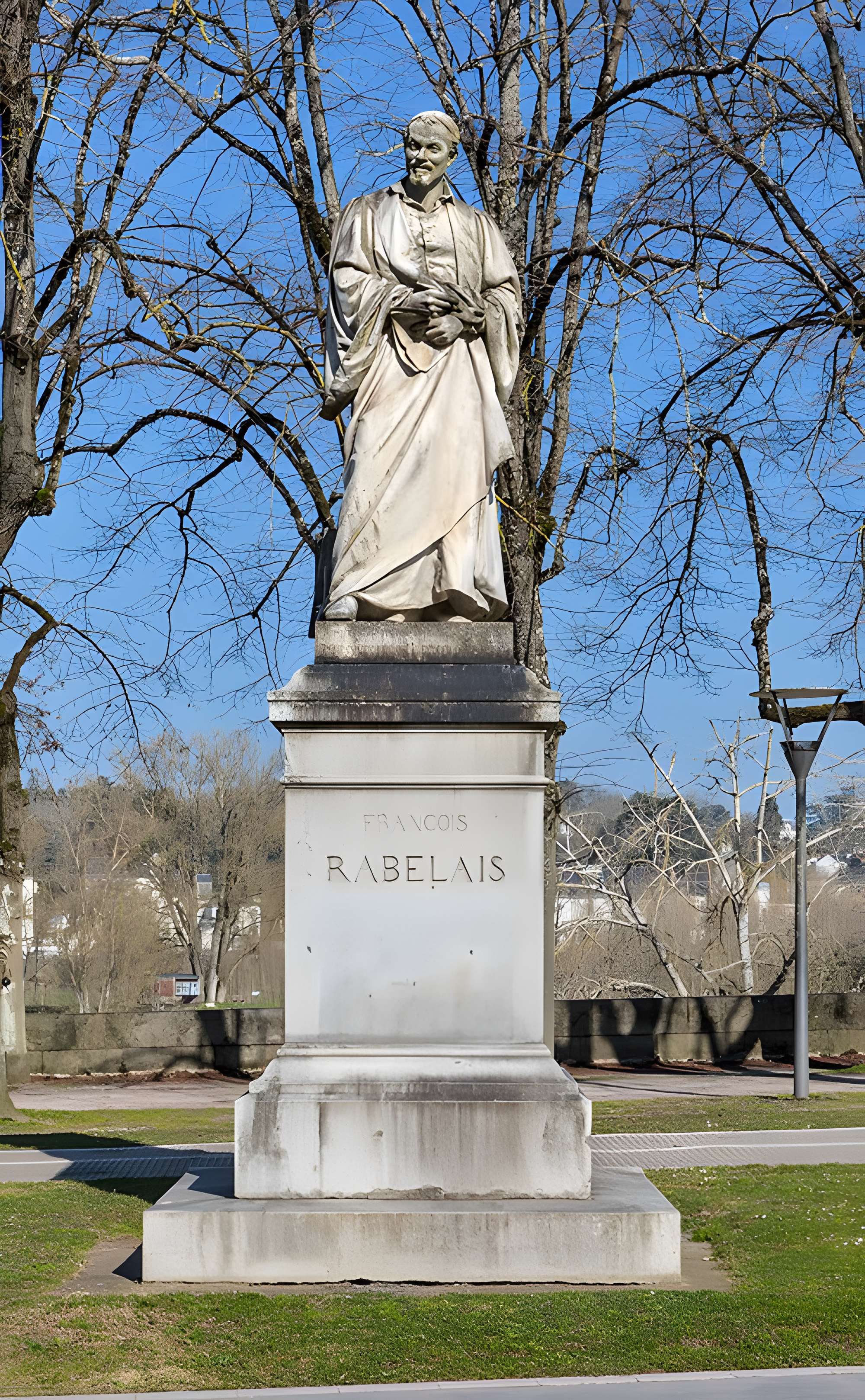 Monument à Rabelais