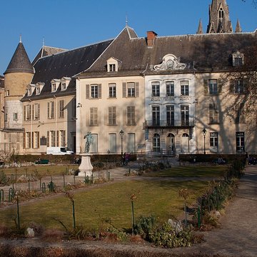 Ancien hôtel de Lesdiguières et Jardin de Ville