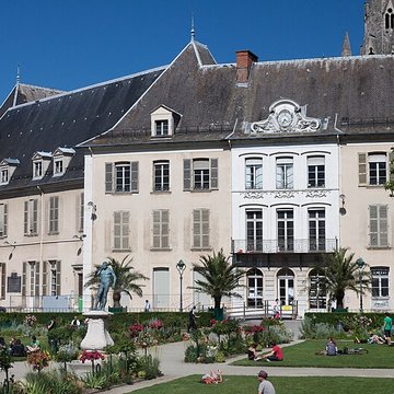 Ancien hôtel de Lesdiguières et Jardin de Ville