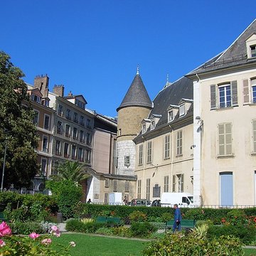 Ancien hôtel de Lesdiguières et Jardin de Ville