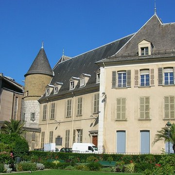 Ancien hôtel de Lesdiguières et Jardin de Ville