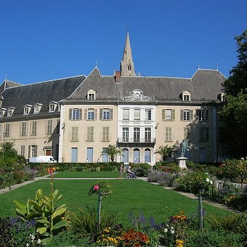Ancien hôtel de Lesdiguières et Jardin de Ville