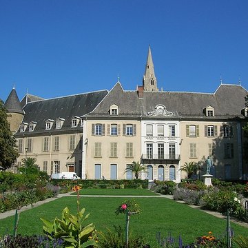 Ancien hôtel de Lesdiguières et Jardin de Ville