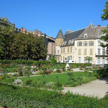 Ancien hôtel de Lesdiguières et Jardin de Ville