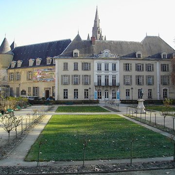 Ancien hôtel de Lesdiguières et Jardin de Ville