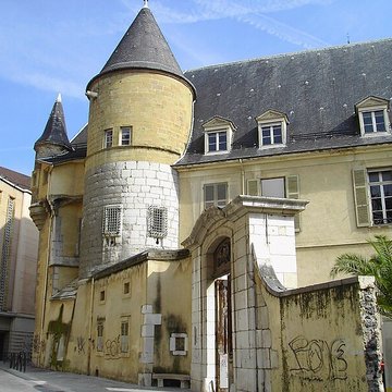 Ancien hôtel de Lesdiguières et Jardin de Ville