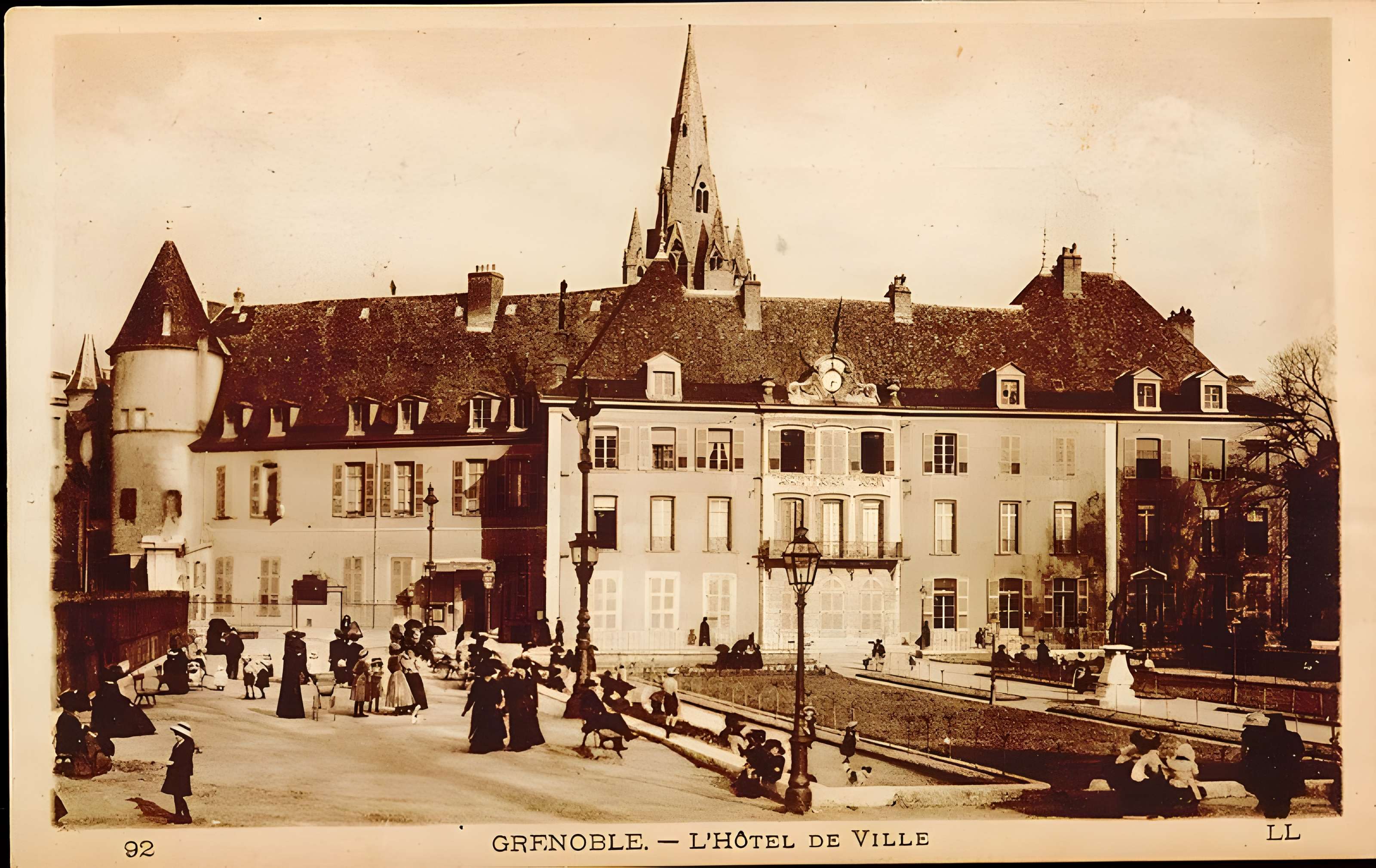 Ancien hôtel de Lesdiguières et Jardin de Ville