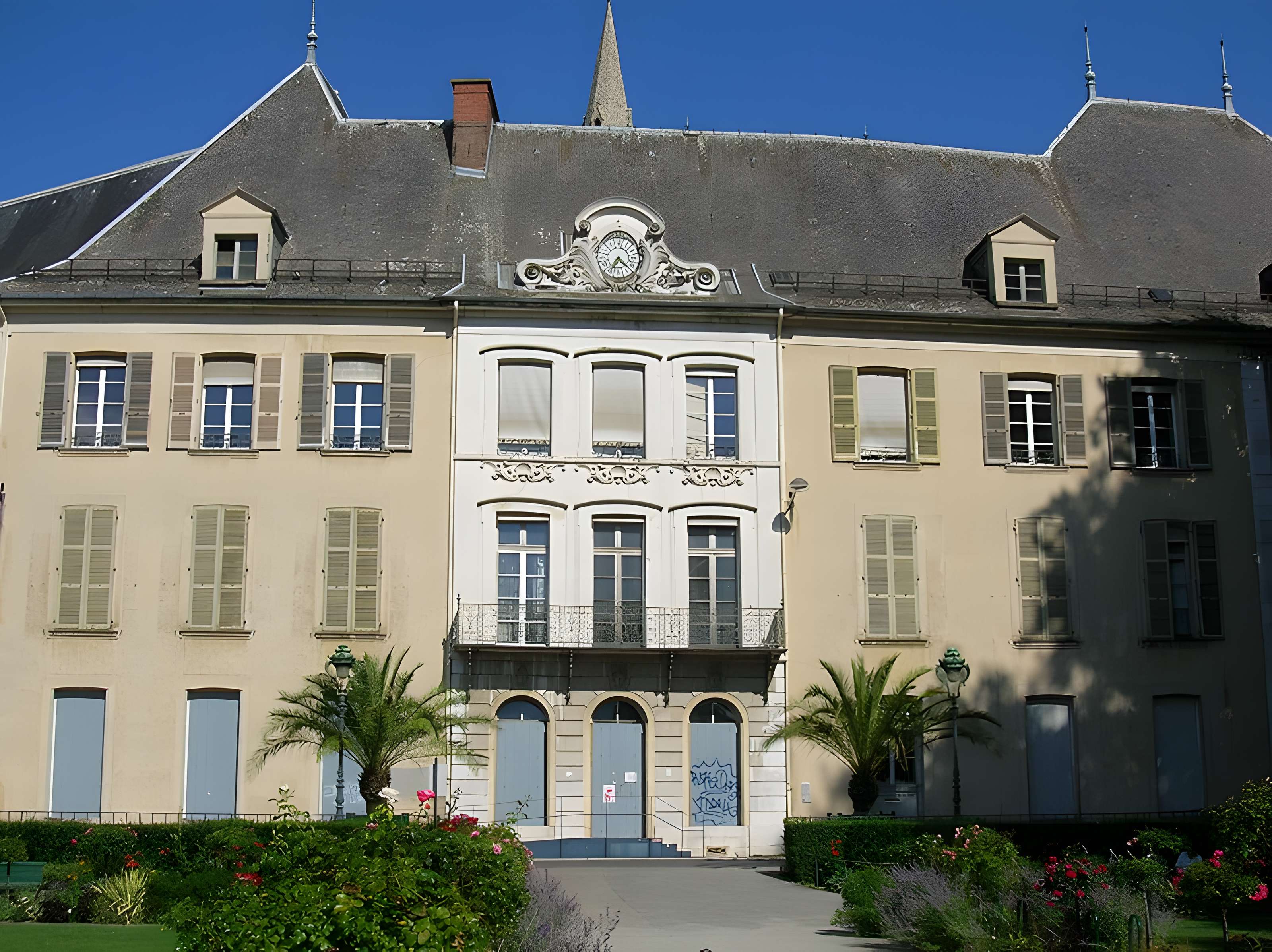Ancien hôtel de Lesdiguières et Jardin de Ville