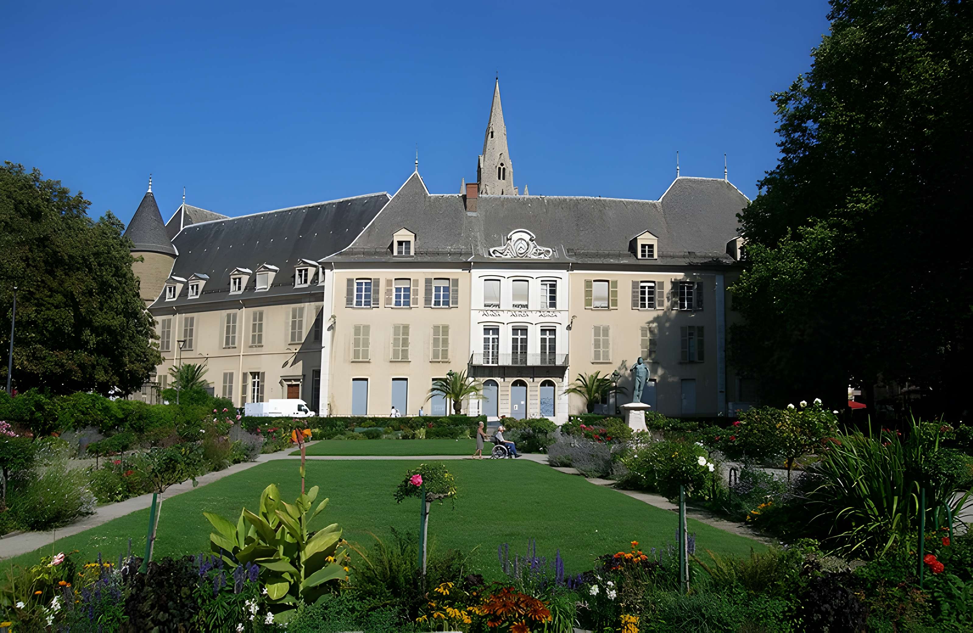 Ancien hôtel de Lesdiguières et Jardin de Ville