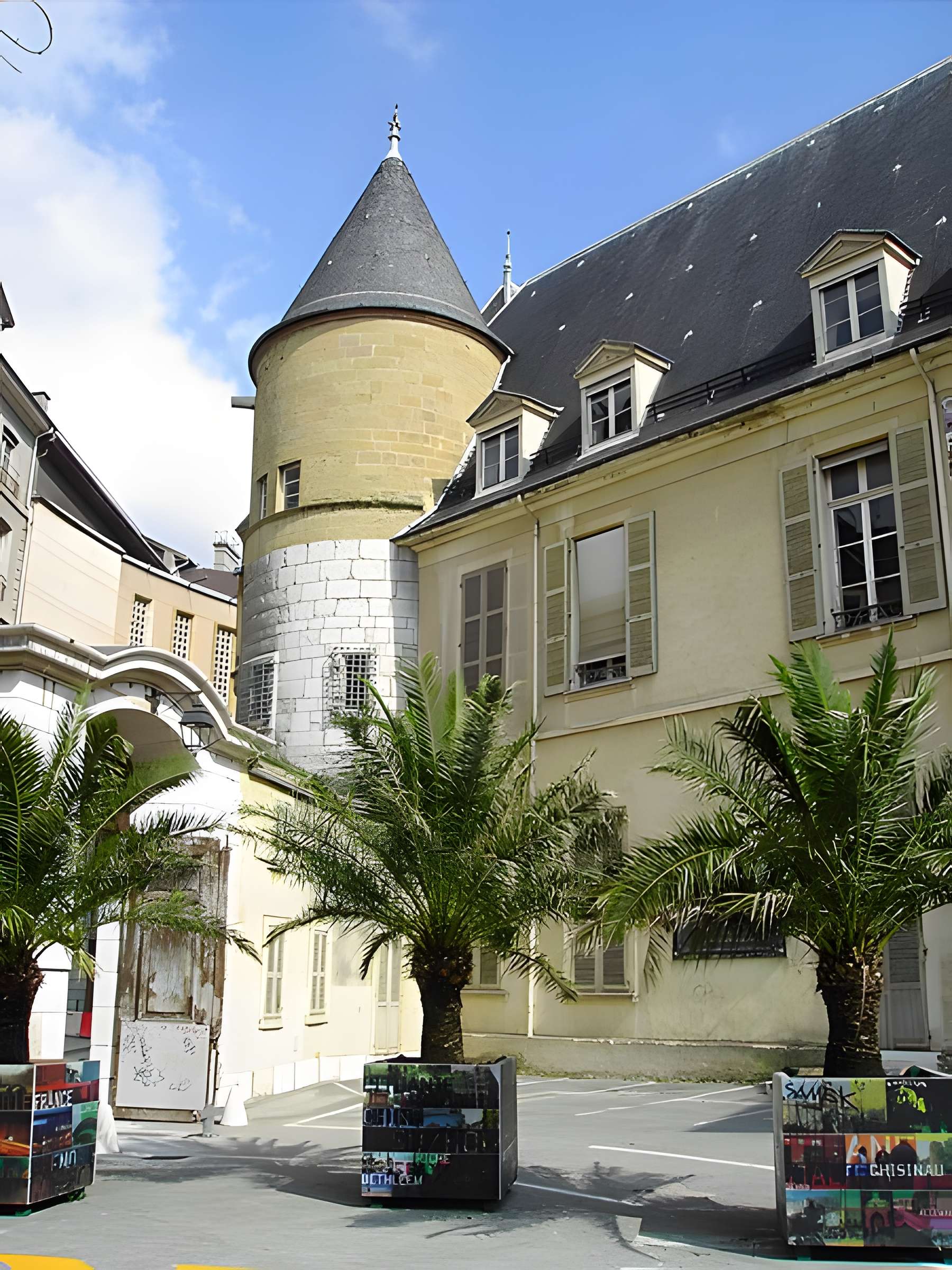 Ancien hôtel de Lesdiguières et Jardin de Ville