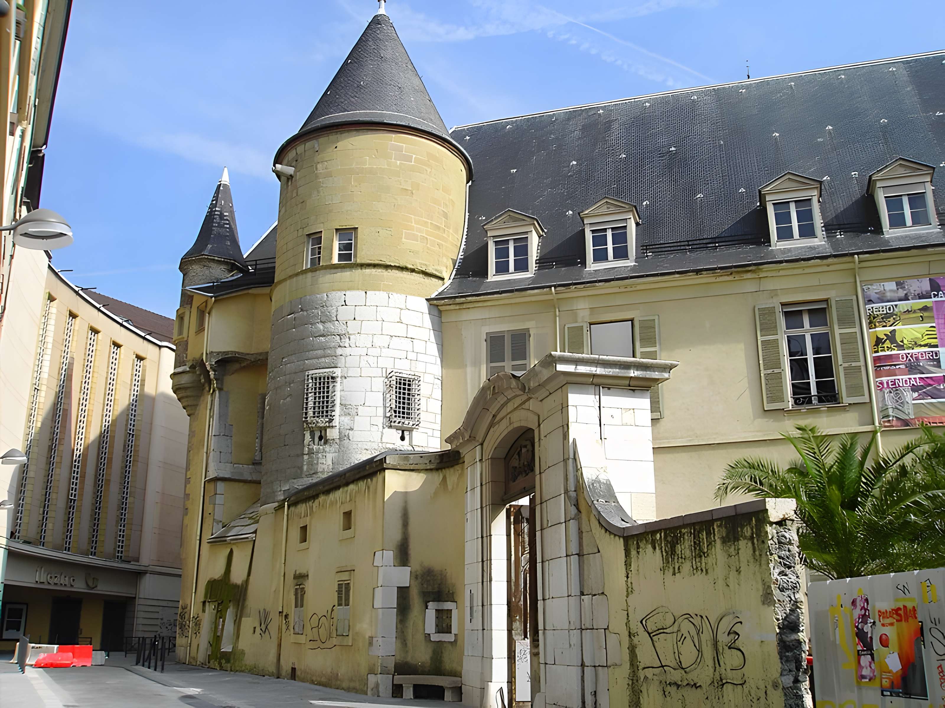 Ancien hôtel de Lesdiguières et Jardin de Ville