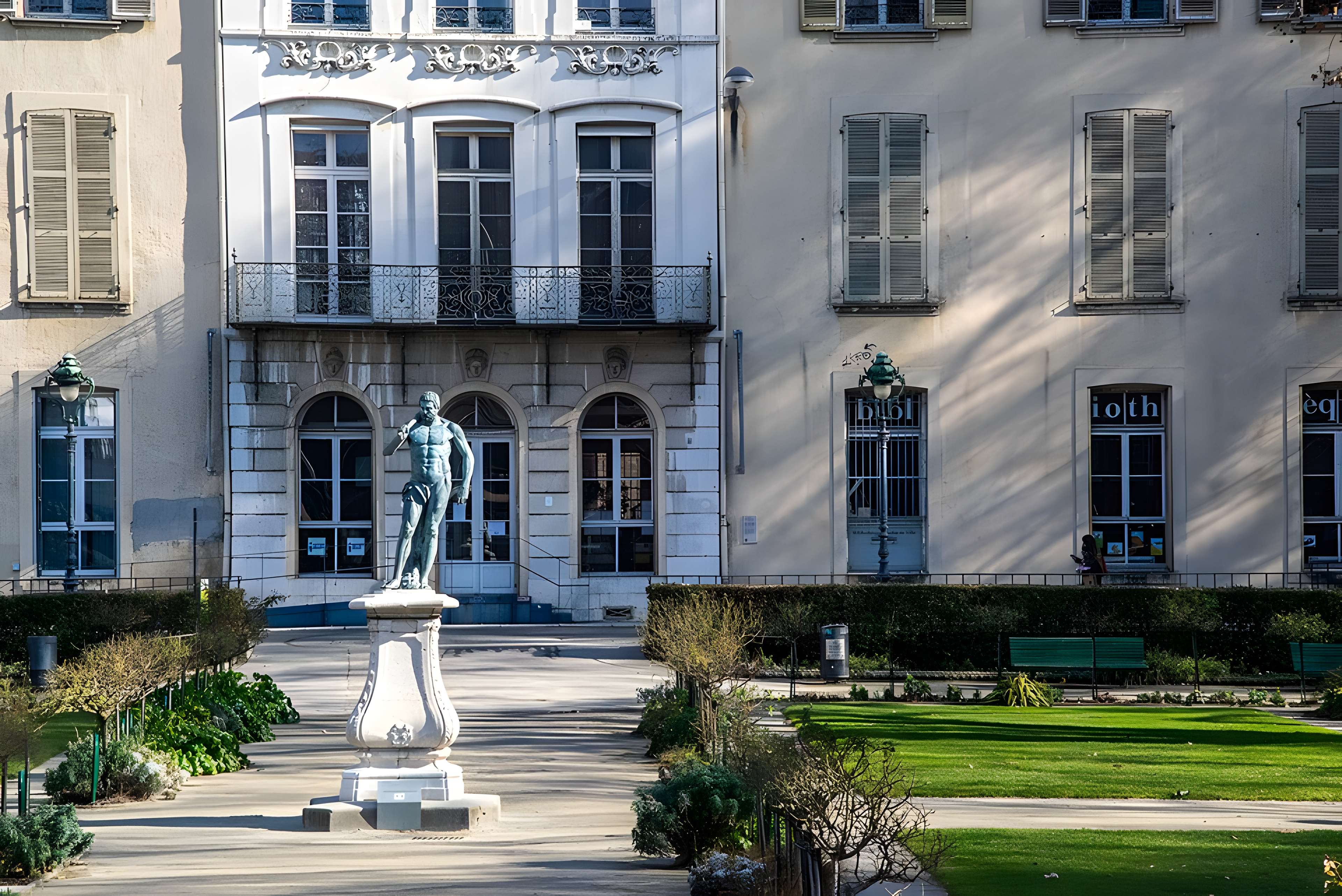 Ancien hôtel de Lesdiguières et Jardin de Ville