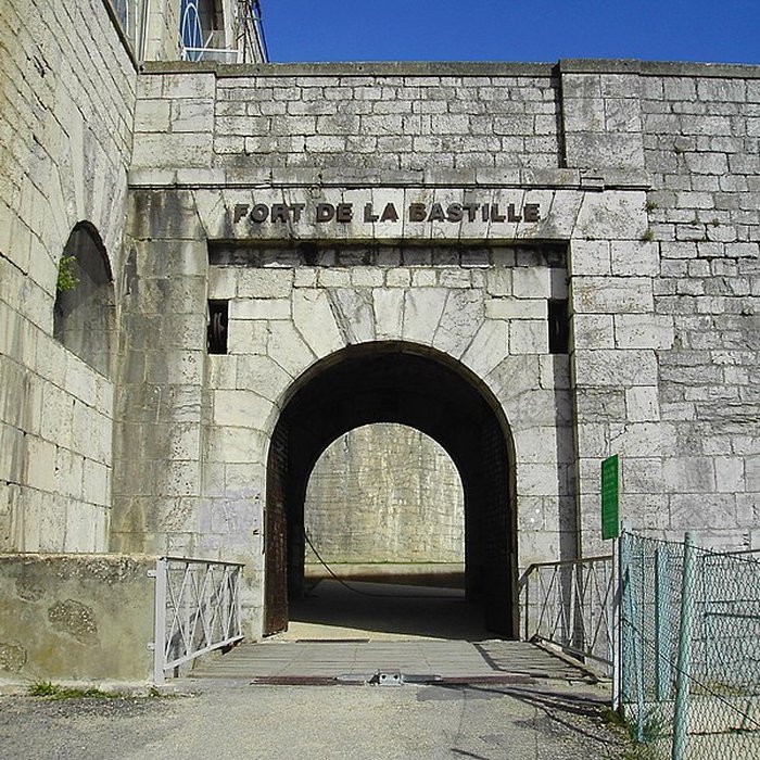 Photo de Ouvrages militaires de la Bastille ensemble