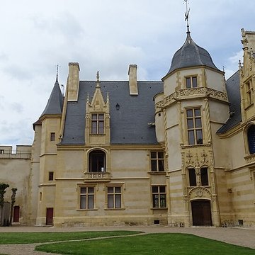 Château dAinay-le-Vieil