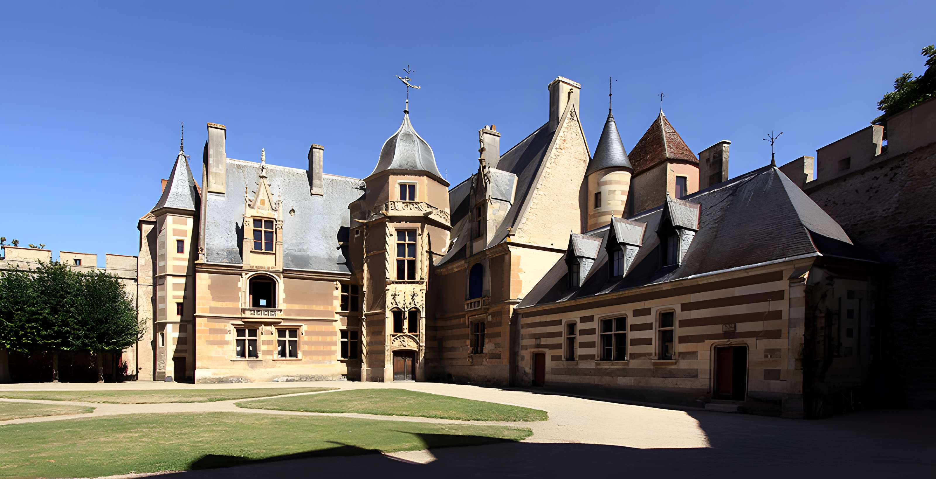 Château d'Ainay-le-Vieil