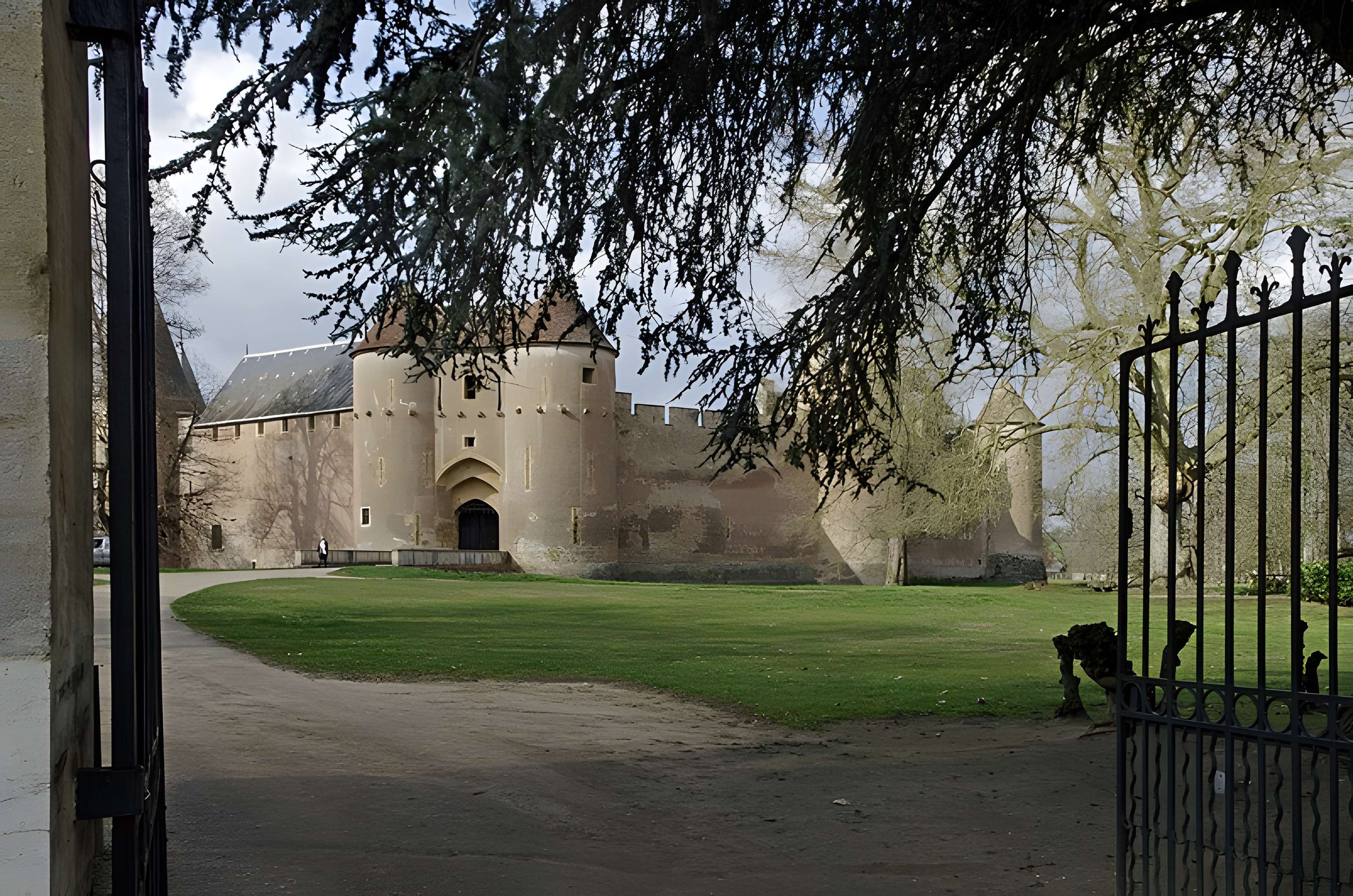 Château d'Ainay-le-Vieil
