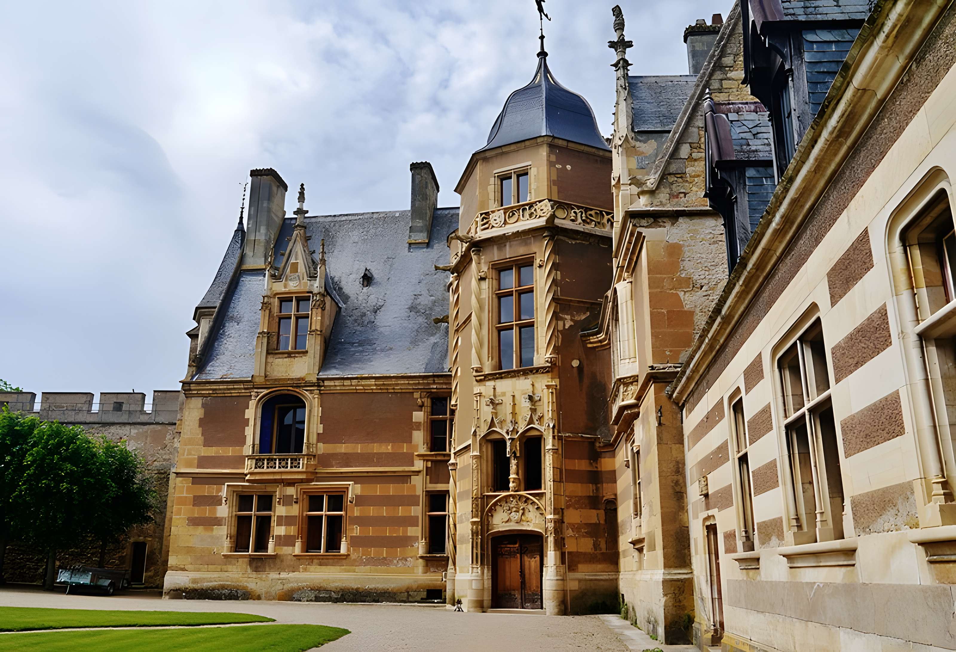 Château d'Ainay-le-Vieil