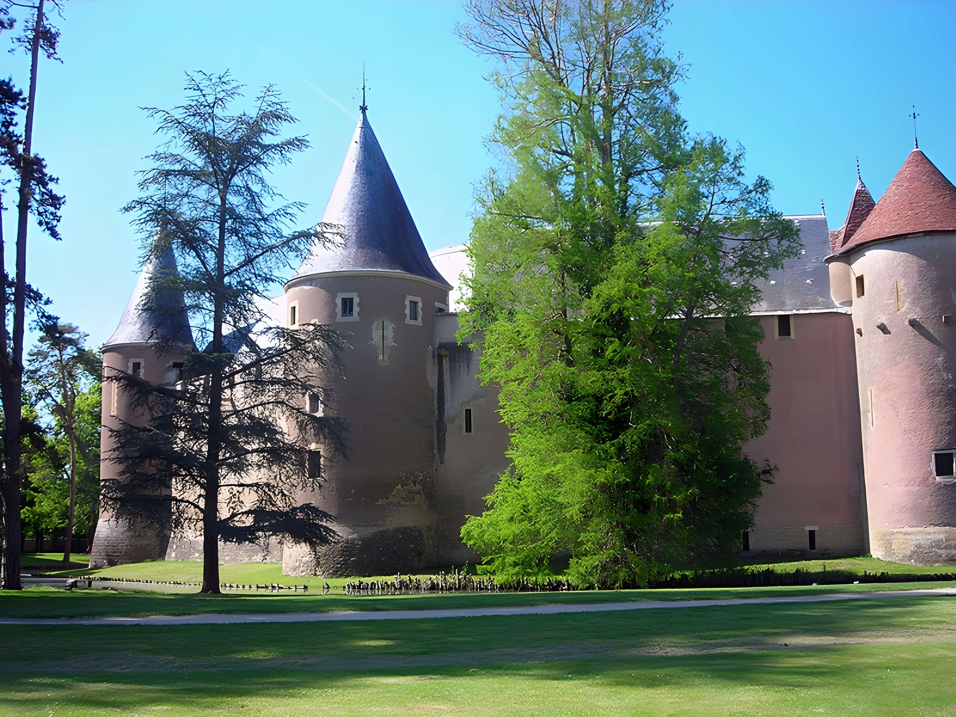 Château d'Ainay-le-Vieil